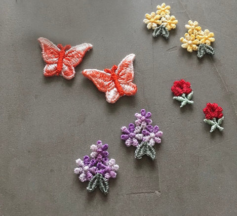 eva floral stud earrings (purple)